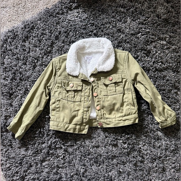 Tahari Olive Jacket with White Fleece Lining - Picture 2 of 8